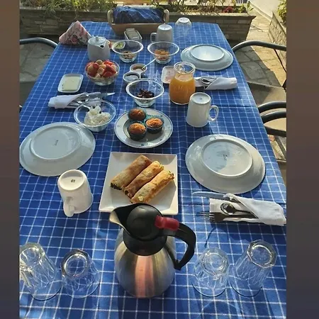 Sartivista Нощувка със закуска (B & B)