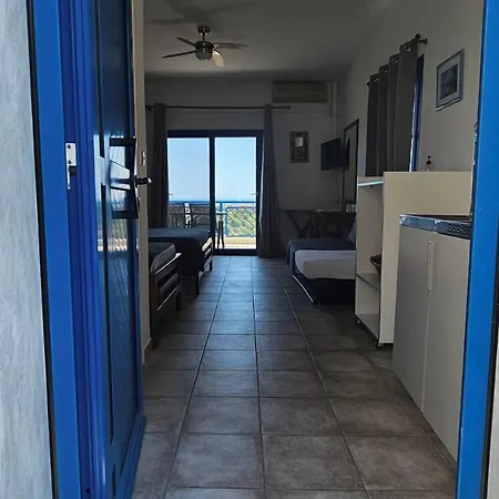 Sartivista Нощувка със закуска (B & B)